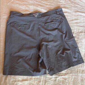 Columbia Men's Charcoal Cargo Shorts